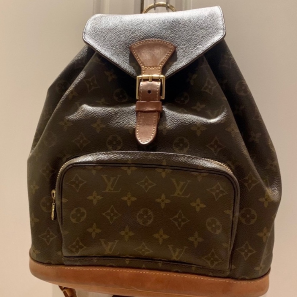 Authentic Louis Vuitton GM Montsouris Backpack. - Picture 1 of 11
